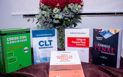 CAA/MT distribui kits jurídicos às subseções da OAB/MT