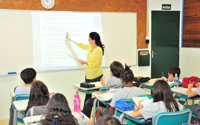 Escolas da educação infantil ao nível médio oferecem descontos